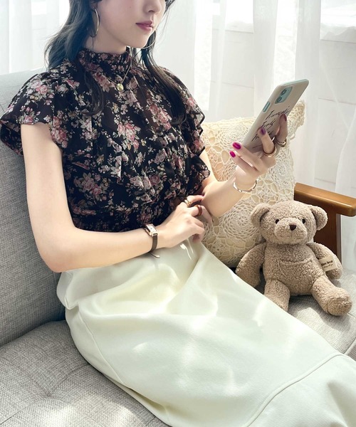 新品バイマレーネビルガー花柄ミックスパターン水色イエローシャーリングブラウス清楚 mily bilet（ミウィビレット）の「【mily bilet】程よい大人の甘