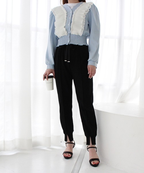 MODE ROBE（モードローブ）の「フリルギャザーカーディガン（カーディガン/ボレロ・レディース・ブラック/ブルー・FREE）」の4枚目の写真