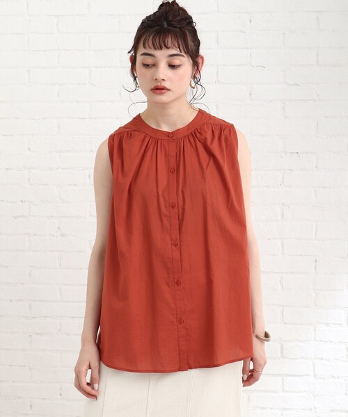 Cutie Blonde（キューティーブロンド）の「◆ノースリギャザーブラウス（シャツ/ブラウス・レディース・オフホワイト/ブラック/グリーン/ダークオレンジ・00）」の5枚目の写真