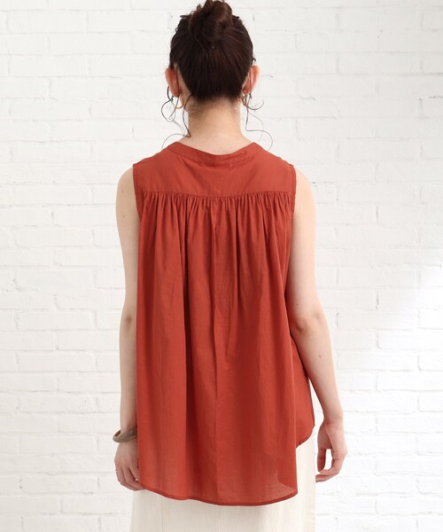 Cutie Blonde（キューティーブロンド）の「◆ノースリギャザーブラウス（シャツ/ブラウス・レディース・オフホワイト/ブラック/グリーン/ダークオレンジ・00）」の7枚目の写真