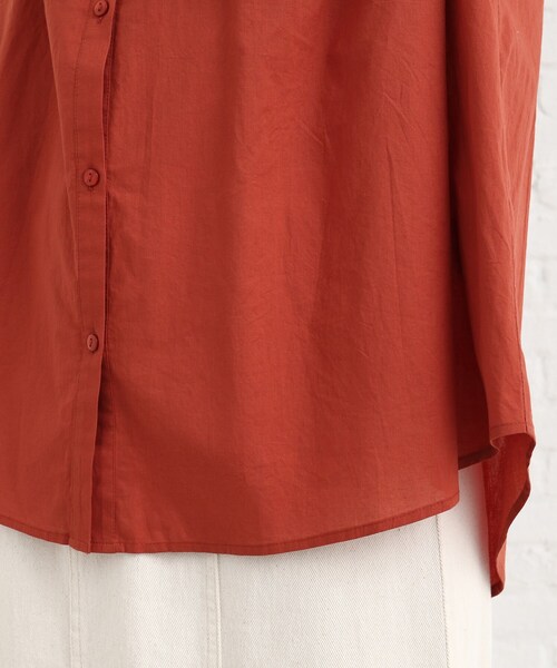 Cutie Blonde（キューティーブロンド）の「◆ノースリギャザーブラウス（シャツ/ブラウス・レディース・オフホワイト/ブラック/グリーン/ダークオレンジ・00）」の10枚目の写真