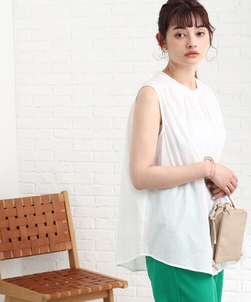 Cutie Blonde（キューティーブロンド）の「◆ノースリギャザーブラウス（シャツ/ブラウス・レディース・オフホワイト/ブラック/グリーン/ダークオレンジ・00）」の13枚目の写真