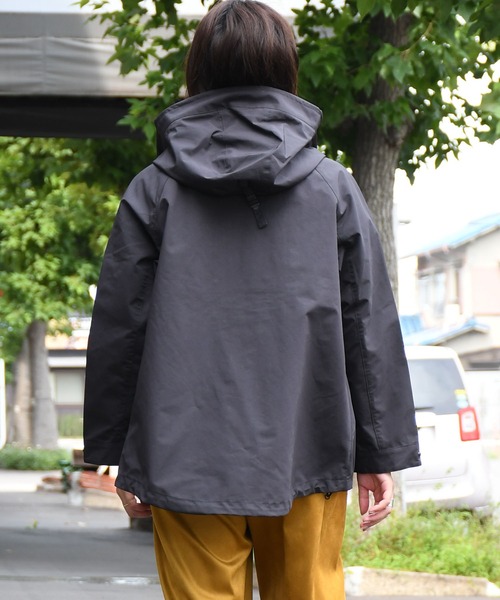 Johnbull(ジョンブル)の「テクノブレンユーティリティシェルパーカー(マウンテンパーカー・レディース・ブラック/オリーブ/オレンジ/アイボリー・SMALL/MEDIUM)」の18枚目の写真