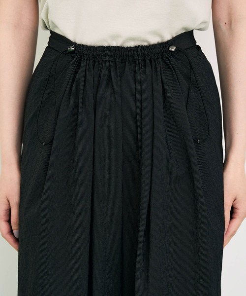 ADAM ET ROPE'(アダムエロペ)の「ナイロンストライプイージーパンツ(その他パンツ・レディース・ブラック/サックスブルー/キナリ・38/36)」の5枚目の写真