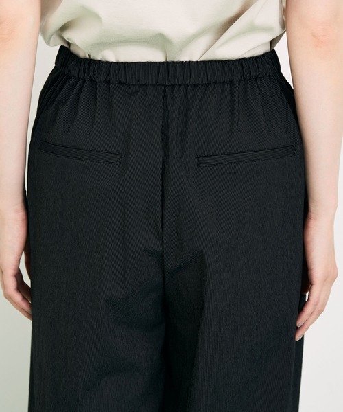 ADAM ET ROPE'(アダムエロペ)の「ナイロンストライプイージーパンツ(その他パンツ・レディース・ブラック/サックスブルー/キナリ・38/36)」の17枚目の写真