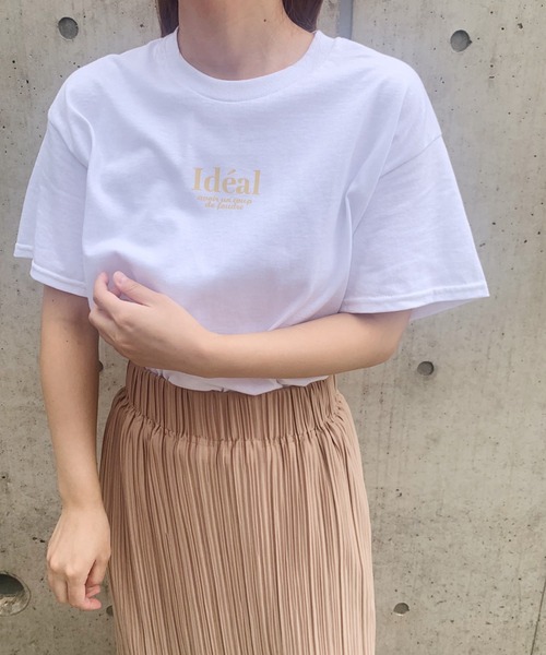 CLEA(クレア)の「【GILDAN】アソートロゴオーバーサイズ半袖Tシャツ(Tシャツ/カットソー・レディース・ホワイト/ブラック/ダークブラウン/ピンク/ホワイト系その他/ナチュラル/ホワイト系その他2・M/L)」の2枚目の写真