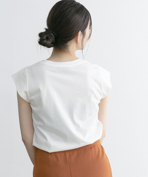 URBAN RESEARCH ROSSO(アーバンリサーチロッソ)の「フレンチTシャツ(Tシャツ/カットソー・レディース・チャコールグレー/ブラック/オフホワイト/ラベンダー・FREE)」の11枚目の写真