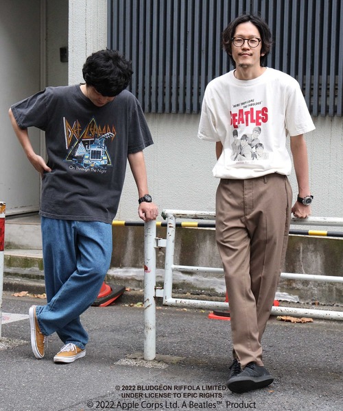 Right-on（ライトオン）の「ヴィンテージ加工バンドＴ（Tシャツ/カットソー・メンズ・ブラック×イエロー/ブラック×ブルー/ホワイト/ブラック/ダークグリーン/オフホワイト/イエロー/ブラック×ホワイト/ブラック×レッド・S/M/L/XL）」の16枚目の写真