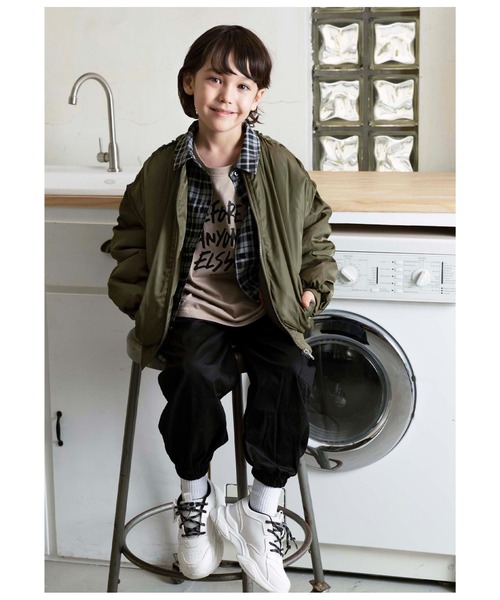 ANAP kids(アナップキッズ)の「ボリュームMA-1(MA-1・キッズ・ブラック/カーキ/アイボリー・110cm/120cm/130cm)」の9枚目の写真