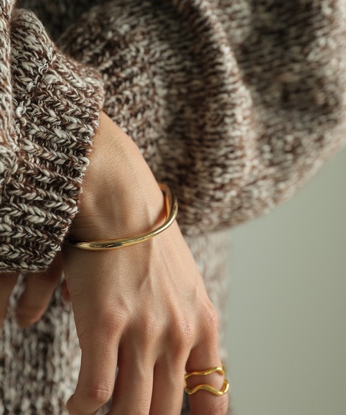 select MOCA（セレクトモカ）の「スリムバングル（バングル/リストバンド・レディース・ゴールド/シルバー・FREE）」の4枚目の写真