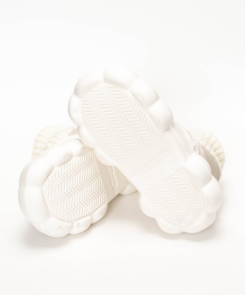 SVEC（シュベック）の「チャンキーソール ダウンブーツ / 中綿（ブーツ・レディース・ブラック/ホワイト/グレー/ブラック×ホワイト/グレー×ホワイト・38-39/36-37/40-41）」の20枚目の写真