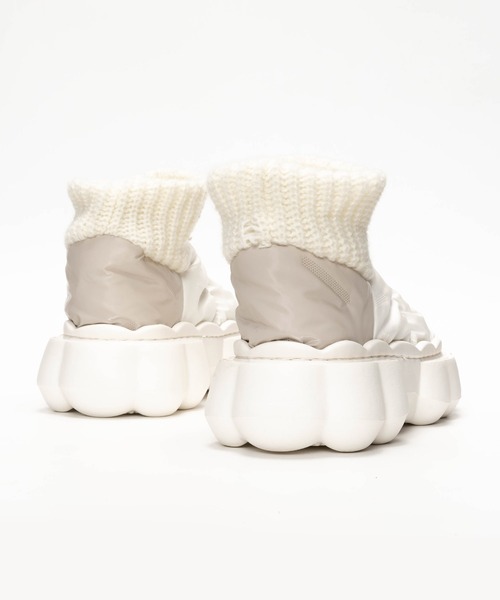 SVEC（シュベック）の「チャンキーソール ダウンブーツ / 中綿（ブーツ・レディース・ブラック/ホワイト/グレー/ブラック×ホワイト/グレー×ホワイト・38-39/36-37/40-41）」の21枚目の写真