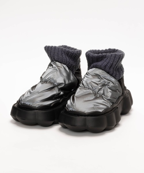 SVEC（シュベック）の「チャンキーソール ダウンブーツ / 中綿（ブーツ・レディース・ブラック/ホワイト/グレー/ブラック×ホワイト/グレー×ホワイト・38-39/36-37/40-41）」の17枚目の写真