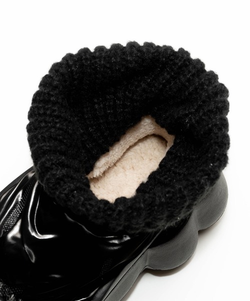 SVEC（シュベック）の「チャンキーソール ダウンブーツ / 中綿（ブーツ・レディース・ブラック/ホワイト/グレー/ブラック×ホワイト/グレー×ホワイト・38-39/36-37/40-41）」の6枚目の写真