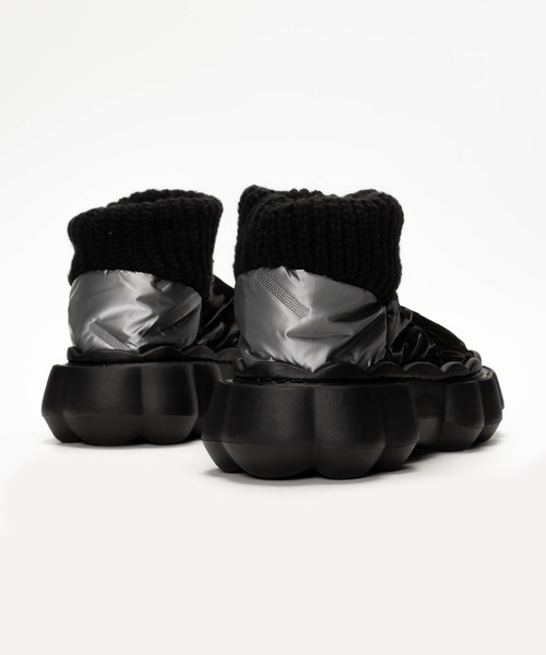 SVEC（シュベック）の「チャンキーソール ダウンブーツ / 中綿（ブーツ・レディース・ブラック/ホワイト/グレー/ブラック×ホワイト/グレー×ホワイト・38-39/36-37/40-41）」の9枚目の写真