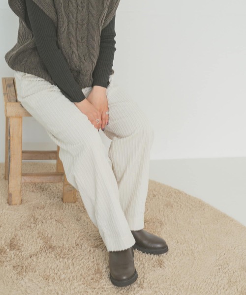 ITEMS URBANRESEARCH(アイテムズ アーバンリサーチ)の「コーデュロイワイドパンツ(その他パンツ・レディース・グレー/ホワイト系その他/ブルー・FREE)」の2枚目の写真