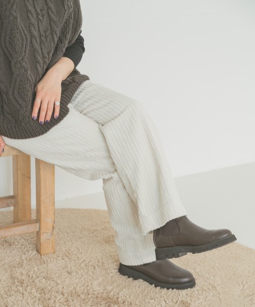 ITEMS URBANRESEARCH(アイテムズ アーバンリサーチ)の「コーデュロイワイドパンツ(その他パンツ・レディース・グレー/ホワイト系その他/ブルー・FREE)」の4枚目の写真