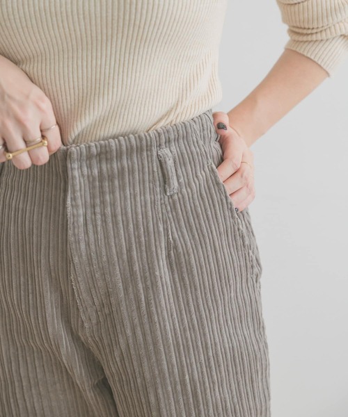 ITEMS URBANRESEARCH(アイテムズ アーバンリサーチ)の「コーデュロイワイドパンツ(その他パンツ・レディース・グレー/ホワイト系その他/ブルー・FREE)」の15枚目の写真