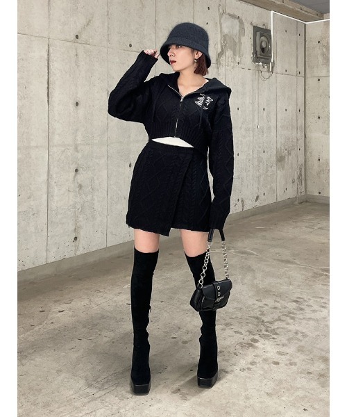 ENVYM（アンビー）の「ケーブルショートロゴＰＫ（パーカー・レディース・ブラウン/ブラック・FREE）」の4枚目の写真