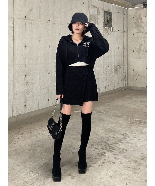 ENVYM（アンビー）の「ケーブルショートロゴＰＫ（パーカー・レディース・ブラウン/ブラック・FREE）」の7枚目の写真