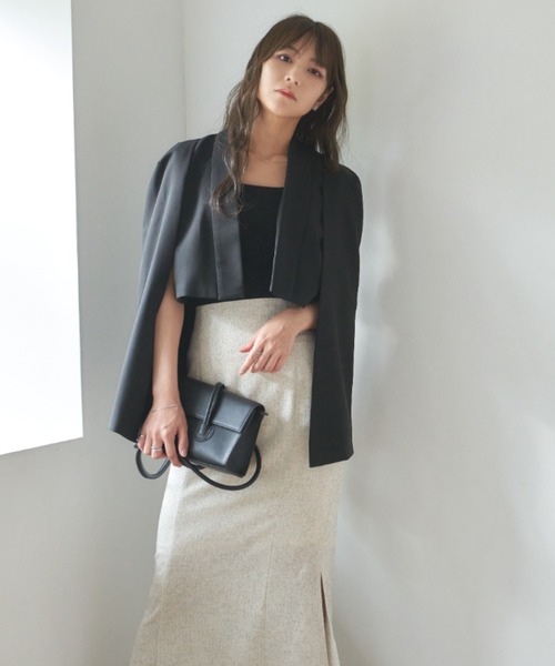 VANNIE U（ヴァニーユー）の「ケープジャケット（ノーカラージャケット・レディース・ベージュ/ブラック・FREE）」の2枚目の写真