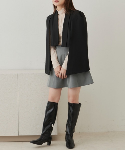 VANNIE U（ヴァニーユー）の「ケープジャケット（ノーカラージャケット・レディース・ベージュ/ブラック・FREE）」の11枚目の写真