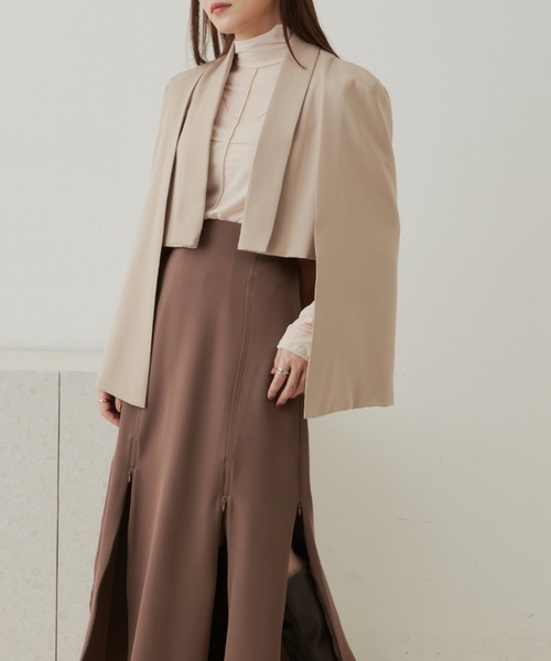 VANNIE U（ヴァニーユー）の「ケープジャケット（ノーカラージャケット・レディース・ベージュ/ブラック・FREE）」の16枚目の写真