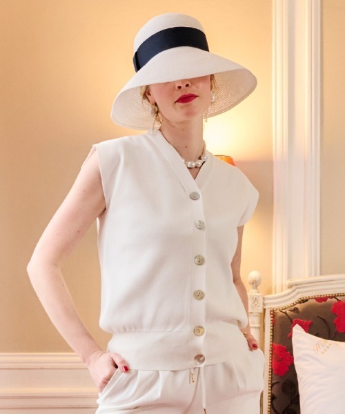 JENNE（ジェンヌ）の「シェルボタン　フレンチスリーブニット（ニット/セーター・レディース・レッド/ホワイト/ネイビー/イエロー/ブラック・SMALL/MEDIUM/LARGE）」の2枚目の写真