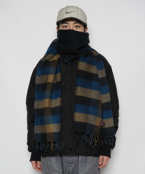 KHATA(カタ)の「【KHATA】PANEL STOLE(マフラー・メンズ・ピンク/ホワイト/ベージュ/イエロー/グレー/チャコールグレー/ブルー・FREE)」の5枚目の写真