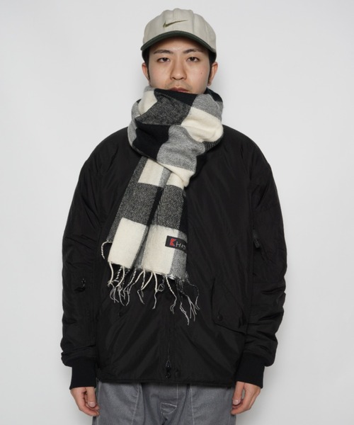 KHATA(カタ)の「【KHATA】PANEL STOLE(マフラー・メンズ・ピンク/ホワイト/ベージュ/イエロー/グレー/チャコールグレー/ブルー・FREE)」の8枚目の写真