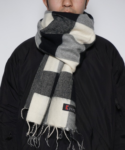 KHATA(カタ)の「【KHATA】PANEL STOLE(マフラー・メンズ・ピンク/ホワイト/ベージュ/イエロー/グレー/チャコールグレー/ブルー・FREE)」の9枚目の写真