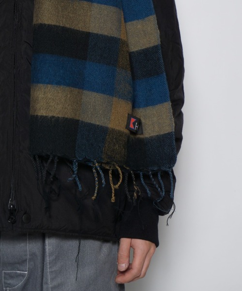 KHATA(カタ)の「【KHATA】PANEL STOLE(マフラー・メンズ・ピンク/ホワイト/ベージュ/イエロー/グレー/チャコールグレー/ブルー・FREE)」の22枚目の写真