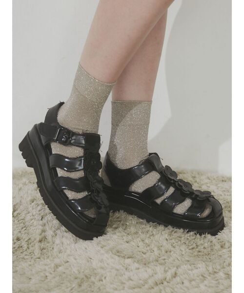 merry jenny(メリージェニー)の「flowerグルカサンダル(サンダル・レディース・ブラック/オフホワイト・MEDIUM/LARGE)」の3枚目の写真