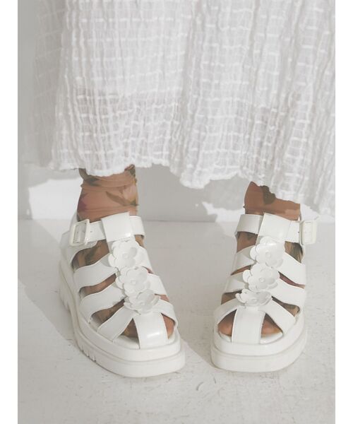 merry jenny(メリージェニー)の「flowerグルカサンダル(サンダル・レディース・ブラック/オフホワイト・MEDIUM/LARGE)」の13枚目の写真