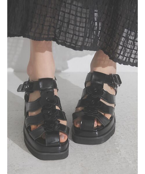 merry jenny(メリージェニー)の「flowerグルカサンダル(サンダル・レディース・ブラック/オフホワイト・MEDIUM/LARGE)」の15枚目の写真