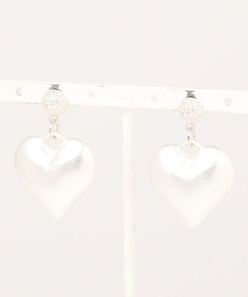 REDYAZEL(レディアゼル)の「ハートピアス(イヤリング・レディース・シルバー/ゴールド・FREE)」の1枚目の写真