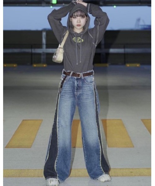 く*ん様 DIESEL ストーン装飾 ベルト 青色 Diesel ラインストーンロゴ レザーベルト | ブラック | FARFETCH JP