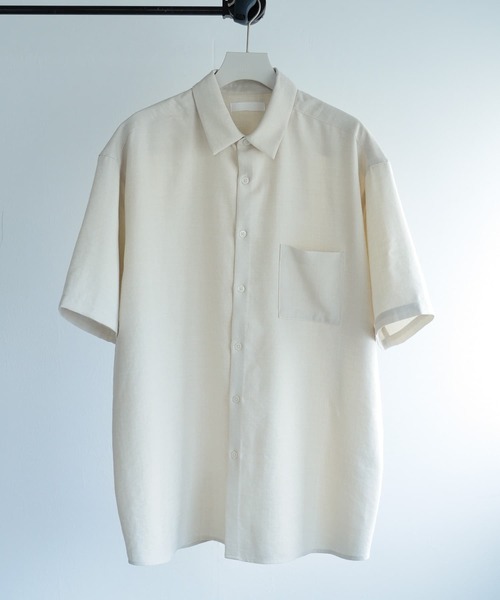 SENSE OF PLACE by URBAN RESEARCH(センスオブプレイスバイアーバンリサーチ)の「『セットアップ対応』『イージーケア』リネンライクレギュラーカラーシャツ(5分袖)(シャツ/ブラウス・メンズ・ロイヤルブルー/アイボリー/カーキ/チャコールグレー/ライトブルー・MEDIUM/LARGE)」の2枚目の写真