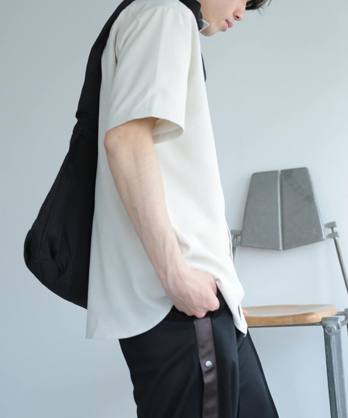 SENSE OF PLACE by URBAN RESEARCH(センスオブプレイスバイアーバンリサーチ)の「『セットアップ対応』『イージーケア』リネンライクレギュラーカラーシャツ(5分袖)(シャツ/ブラウス・メンズ・ロイヤルブルー/アイボリー/カーキ/チャコールグレー/ライトブルー・MEDIUM/LARGE)」の10枚目の写真