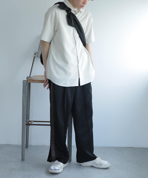 SENSE OF PLACE by URBAN RESEARCH(センスオブプレイスバイアーバンリサーチ)の「『セットアップ対応』『イージーケア』リネンライクレギュラーカラーシャツ(5分袖)(シャツ/ブラウス・メンズ・ロイヤルブルー/アイボリー/カーキ/チャコールグレー/ライトブルー・MEDIUM/LARGE)」の12枚目の写真