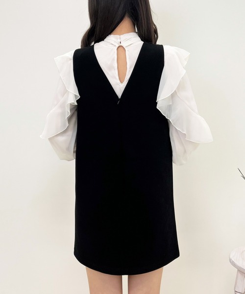 INGNI(イング)の「Vネックポンチジャンスカ(ジャンパースカート・レディース・ブラック・M)」の15枚目の写真