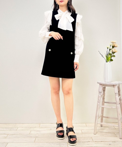 INGNI(イング)の「Vネックポンチジャンスカ(ジャンパースカート・レディース・ブラック・M)」の14枚目の写真