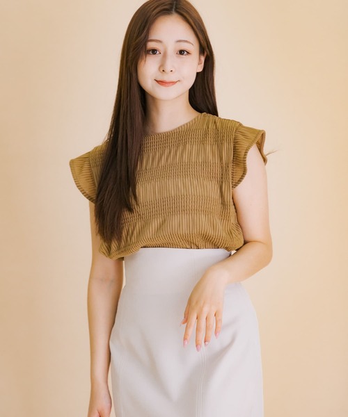 HEYUMM(ヘユム)の「シャーリングカットトップ(シャツ/ブラウス・レディース・アイボリー/ブラック/ベージュ・ONE)」の3枚目の写真