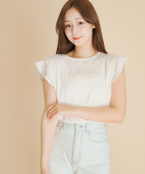 HEYUMM(ヘユム)の「シャーリングカットトップ(シャツ/ブラウス・レディース・アイボリー/ブラック/ベージュ・ONE)」の2枚目の写真