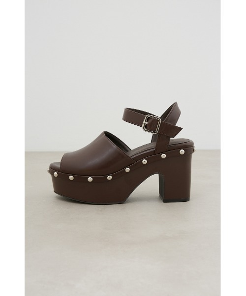 AZUL by moussy(アズールバイマウジー)の「CHUNKY HEEL STUDS SANDALS/チャンキーヒールスタッズサンダル(サンダル・レディース・ブラック/ブラウン・SMALL/MEDIUM/LARGE/LL)」の3枚目の写真
