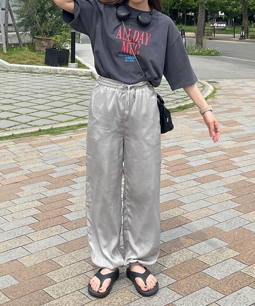 LE MORE(リモア)の「ALLDAY ロゴルーズTシャツ(Tシャツ/カットソー・レディース・ホワイト/チャコール・FREE)」の3枚目の写真