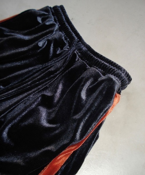 Solace(ソレイス)の「配色ラインベロアパンツ(その他パンツ・レディース・ネイビー/ブラック・FREE)」の15枚目の写真