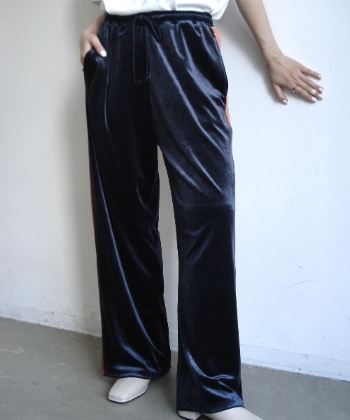 Solace(ソレイス)の「配色ラインベロアパンツ(その他パンツ・レディース・ネイビー/ブラック・FREE)」の4枚目の写真