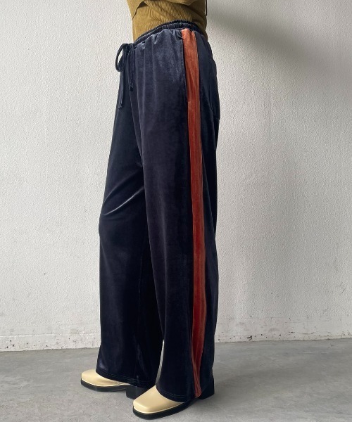 Solace(ソレイス)の「配色ラインベロアパンツ(その他パンツ・レディース・ネイビー/ブラック・FREE)」の10枚目の写真