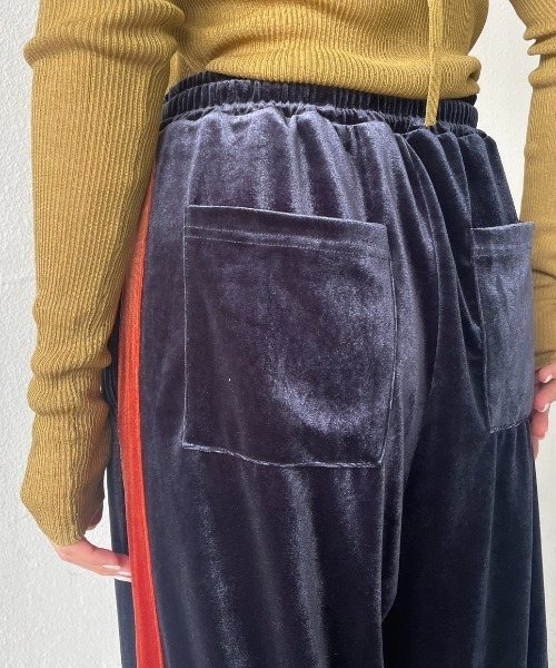 Solace(ソレイス)の「配色ラインベロアパンツ(その他パンツ・レディース・ネイビー/ブラック・FREE)」の17枚目の写真